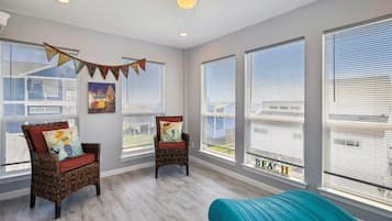 House (3 Bedrooms) | Property amenity