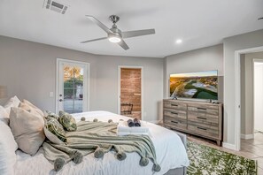 6 soverom, strykejern/-brett, wi-fi (inkludert) og sengetøy