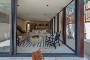 Deluxe-Haus, 3 Schlafzimmer, eigener Pool, Erdgeschoss | Wohnzimmer