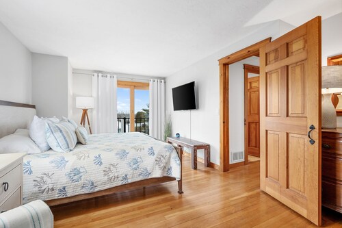 Chic Cape Cod Home Near Beach & Bike Path