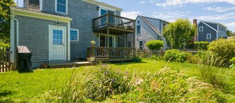 Walk to beach, AC & WIFI, close to Cape Cod Canal
