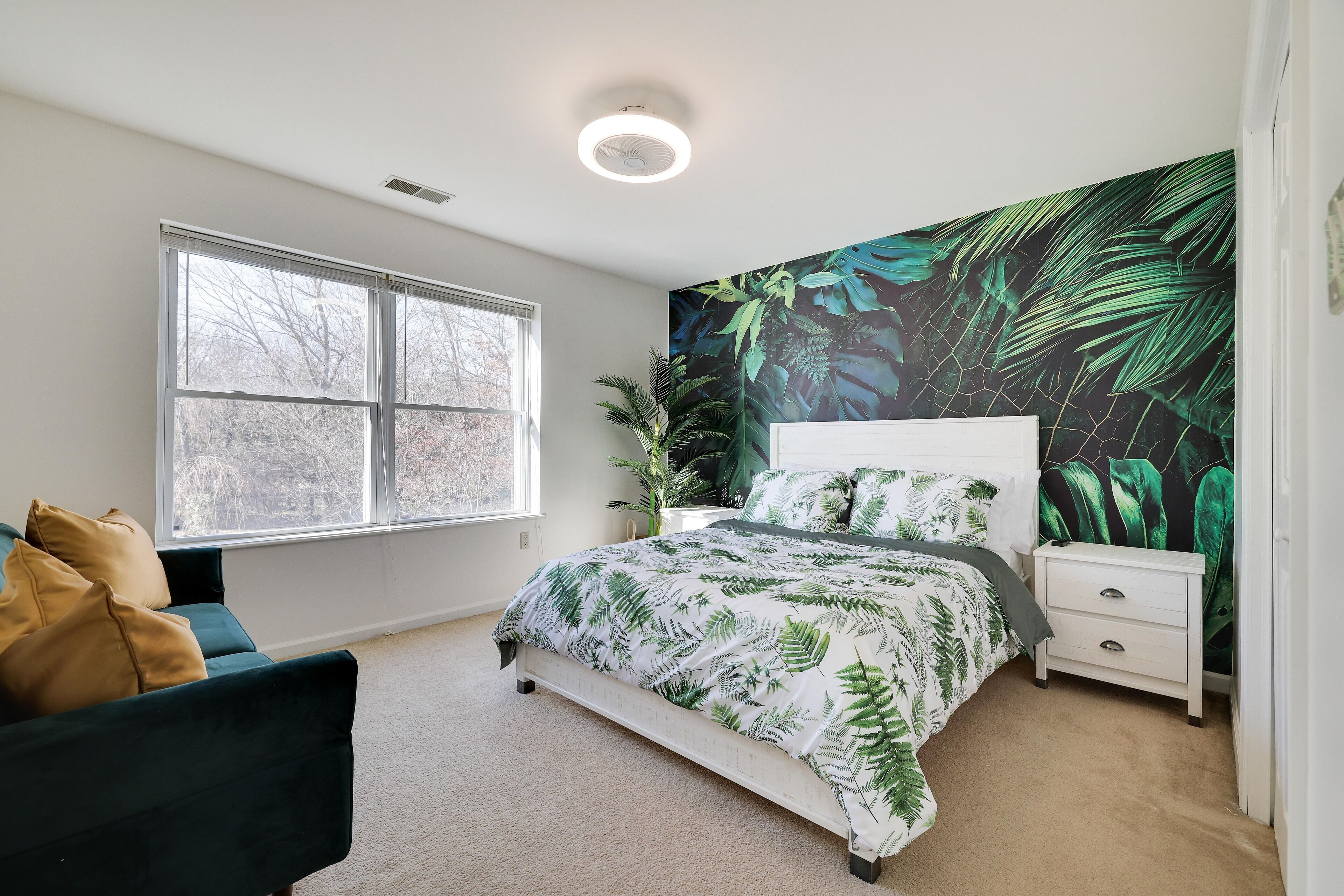 4 bedrooms, desk, iron/ironing board, free WiFi