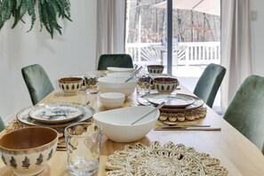 Dining - Stunning Poconos Villa - Hot Tub, Pool, Game Room, Firepit, BBQ & more. (East Stroudsburg)