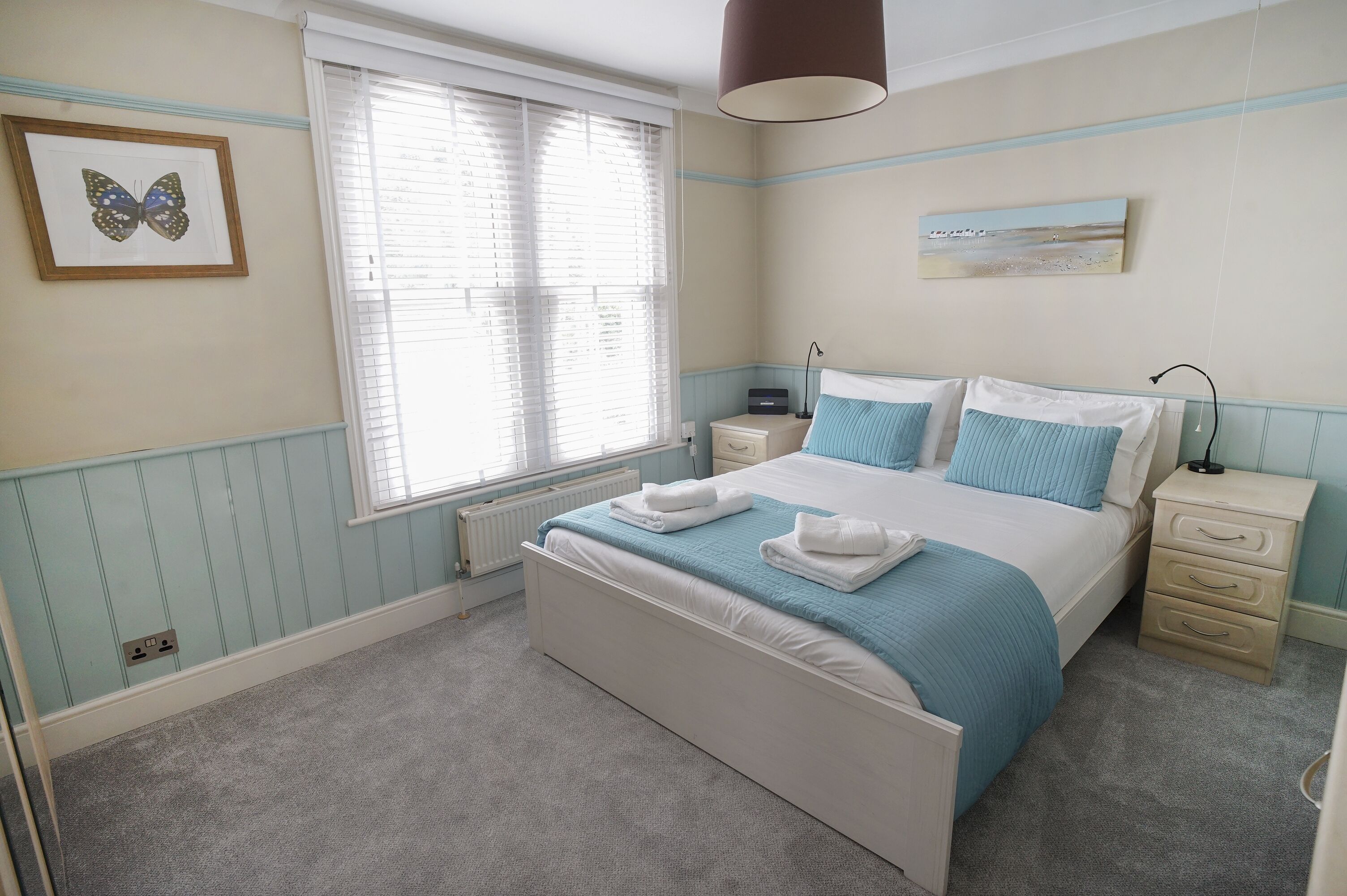 2 bedrooms, iron/ironing board, travel cot, free WiFi