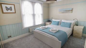 2 bedrooms, iron/ironing board, travel cot, free WiFi