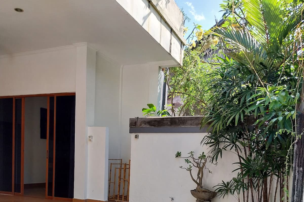 Villa, 2 Bedrooms | 3 bilik tidur, bar mini, peti besi dalam bilik, meja