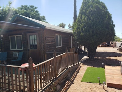 Stampede - Cabin 2 Tiny Home w/ shared hot tub