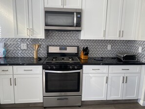 Private kitchen - Full House Fun House (Cathedral City)