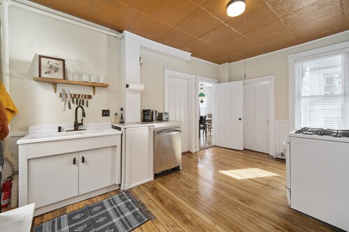 Sunny Dog Friendly Union Sq 1brm