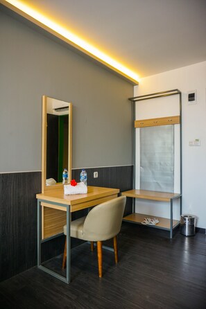 Deluxe Double Room, 1 King Bed, City View | Premium bedding, desk, laptop workspace, free WiFi - Pantes Hotel  Simpang lima Semarang (Semarang)