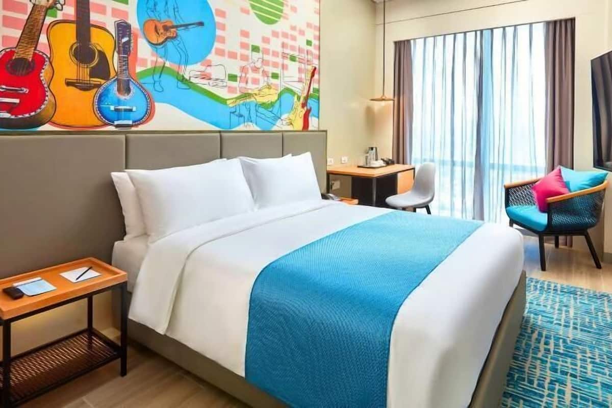 Duntäcken, minibar, skrivbord och gratis barnsängar