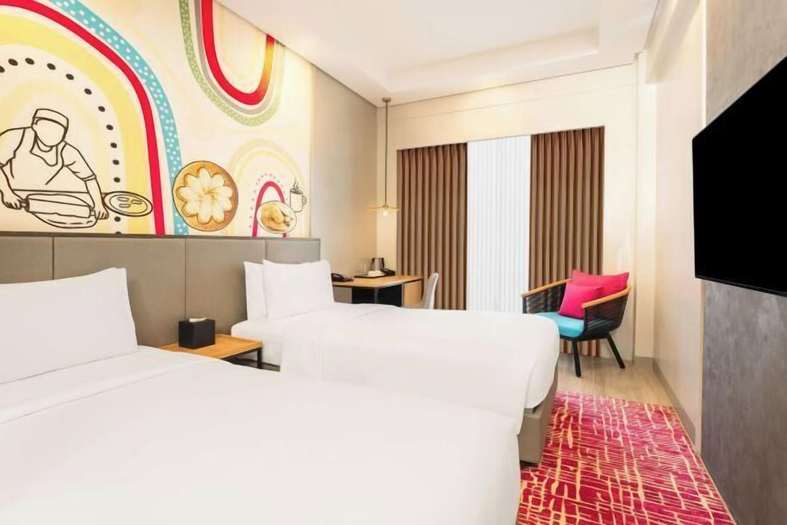 Gebar bulu kapas, bar mini, meja, katil bayi/kot (percuma) 