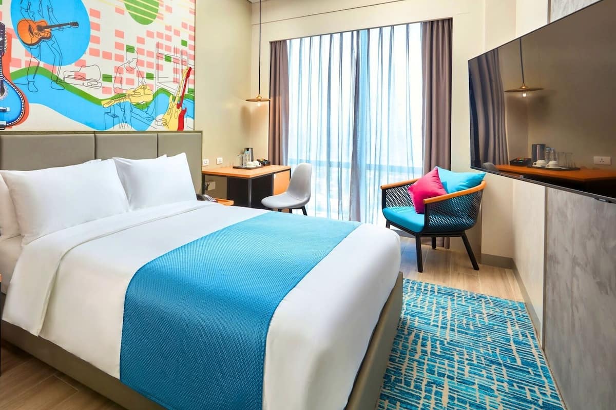 Classic Queen | Gebar bulu kapas, bar mini, meja, katil bayi/kot (percuma)