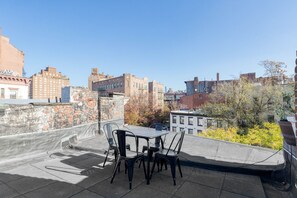 Outdoor dining - Bright West Village 2BR w/ W/D & Roof, nr Pier 46, by Blueground (Downtown)