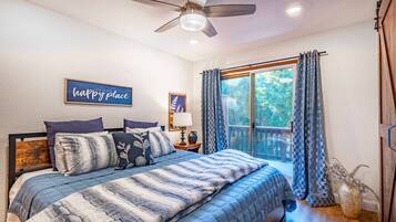 5 bedrooms, desk, iron/ironing board, travel crib