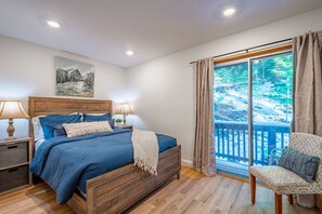 3 Schlafzimmer, Schreibtisch, Bügeleisen/Bügelbrett, Reisekinderbett