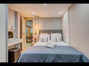 2 chambres, chambres insonorisées, fer et planche à repasser