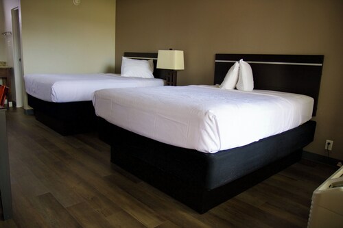 Heritage Inn and Suites 