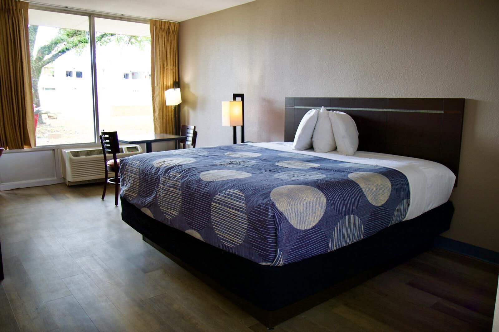 Phòng, 1 giường cỡ king, không hút thuốc, tủ lạnh & lò vi sóng | Bàn, bàn ủi/dụng cụ ủi quần áo, truy cập Internet không dây miễn phí 