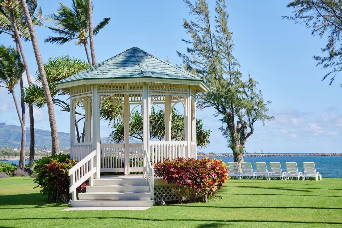 4 Lovely Ocean View Unit, Pool, parking, Close to the Beach and Attractions