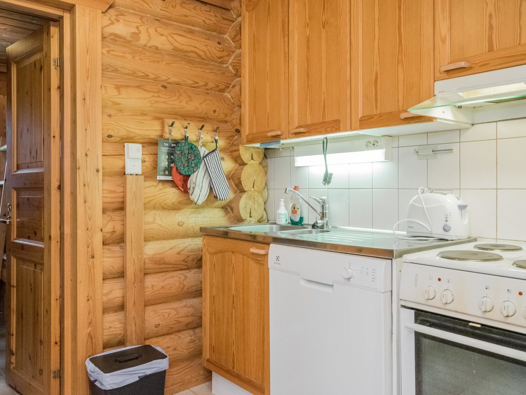 Jääkaappi, mikroaaltouuni, astianpesukone