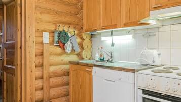 Jääkaappi, mikroaaltouuni, astianpesukone