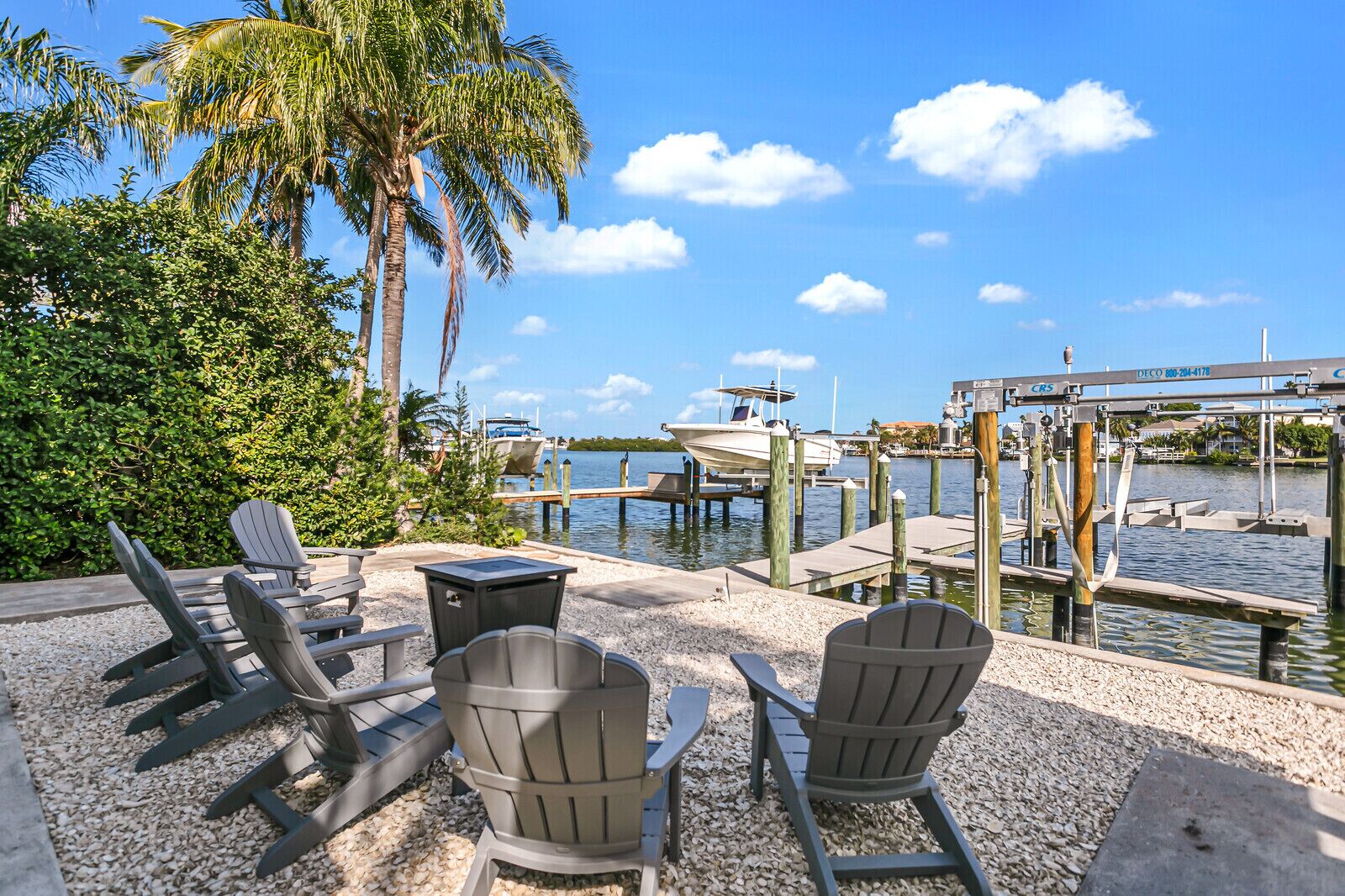 Bayshore Paradise - Waterfront home - Walk to Beach W/Game room!