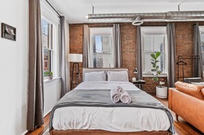 1 bedroom, desk, iron/ironing board, free WiFi - Loft in the heart of Over-The-Rhine (Cincinnati)