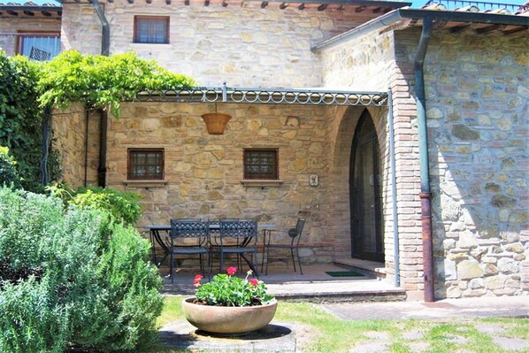 Outdoor dining - Tuscan Retreat with Pool (Gambassi Terme (FI))