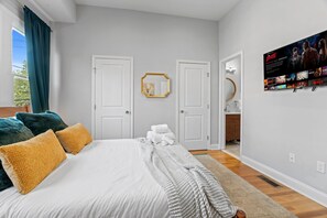 3 chambres, coffres-forts dans les chambres, bureau