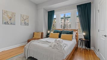 3 chambres, coffres-forts dans les chambres, bureau