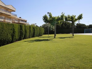 Property grounds - Apartment with Pool and Parking 300m from Beach (Torredembarra)
