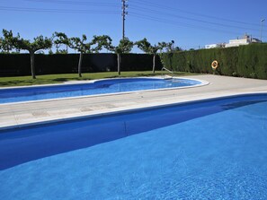 Pool - Apartment with Pool and Parking 300m from Beach (Torredembarra)
