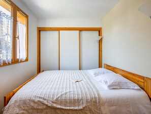2 bedrooms, free WiFi, bed sheets - Apartment with Southwest balcony, garage, pets allowed (Val-d'Isère)