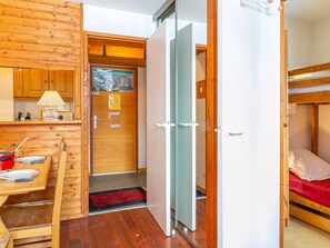 Free WiFi, bed sheets - Cozy studio with WIFI, near center and slopes (Val-d'Isère)