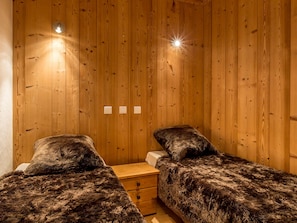 3 chambres, accès au Wi-Fi (inclus), literie fournie