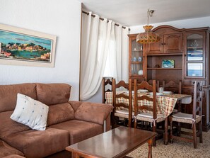 TV - Seafront Apartment with Terrace and Parking (Altafulla)