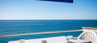 Sea-View Apartment with Terrace, 2 Bedrooms, Parking, 350m from Altafulla Beach