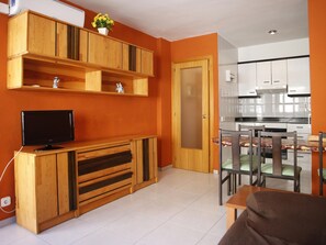 Interior - AT031 Les Dunes: Apartamento con una zona comunitaria que incluye 2 piscinas y jardín (Torredembarra)