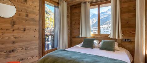 3 多间卧室、免费 WiFi、床单