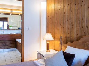 3 bedrooms, free WiFi, bed sheets - Semi-detached chalet with terrace and WiFi in Val-d'Isère (Val-d'Isère)