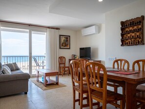 Interior - Seafront apartment with air conditioning in Torredembarra (Torredembarra)