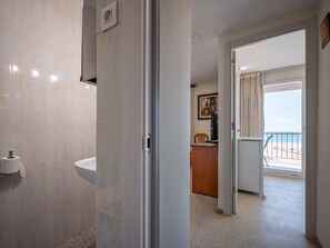 Interior - Seafront apartment with air conditioning in Torredembarra (Torredembarra)
