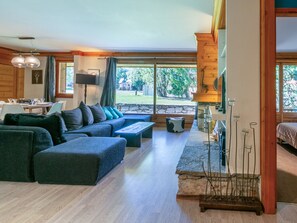 Télévision, cheminée