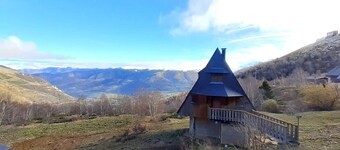 Stunning Chalet for 4 in Saint-Lary-Soulan with Balcony, Near Ski Lifts & Free Shuttle