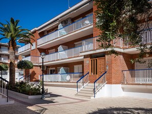 Exterior - Cozy 2BR Apartment 150m from Beach with Pool, Wi-Fi, and Parking (Torredembarra)
