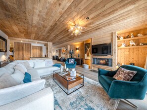 TV, fireplace