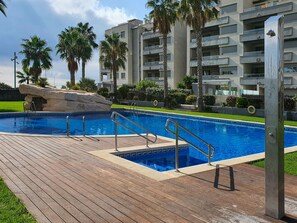 Pool - Modern Apartment with Pool, 250m from Beach - Ideal for Families! (Torredembarra)