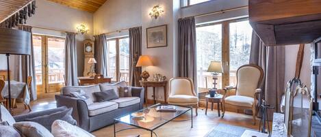 TV, fireplace, DVD player