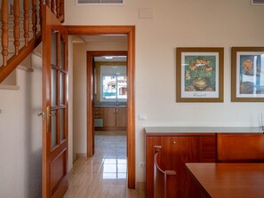 Interior - House in Creixell: Private Pool, Parking, Terrace, Air Conditioning, Sleeps 8 (Creixell)
